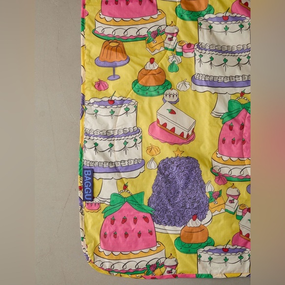 NWT - BAGGU - Puffy Picnic Blanket - Patisserie - Picture 4 of 6